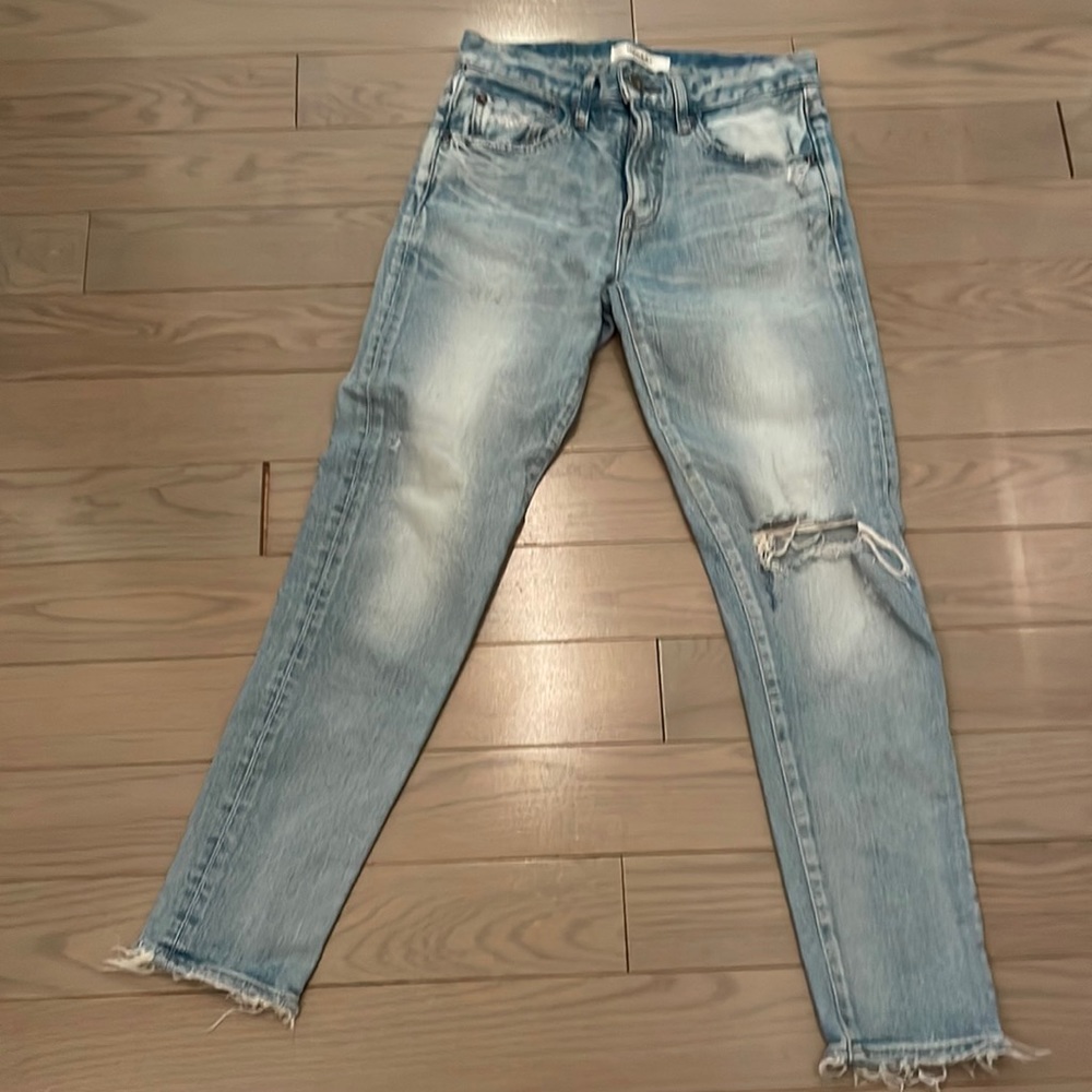 Moussy light distressed denim size 24